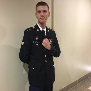 Meet your Posher, Avery